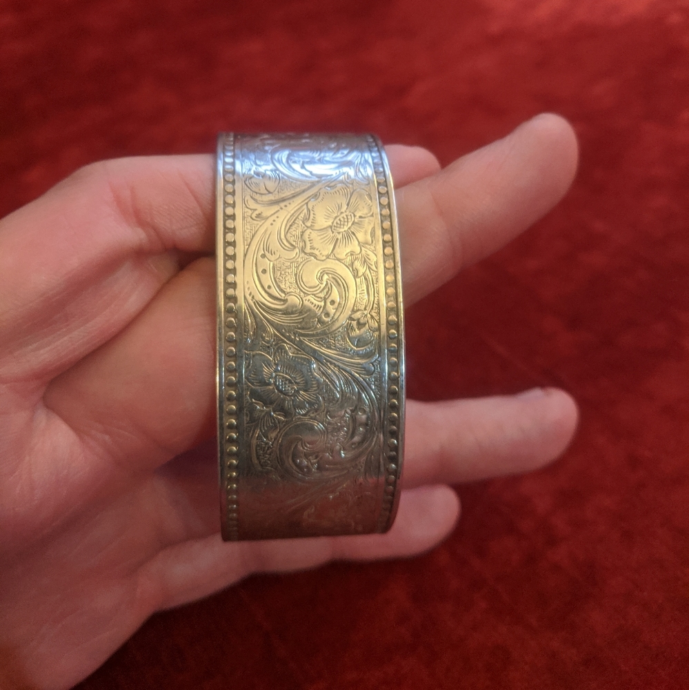 Stunning Ed Levin Engrave Sterling Cuff